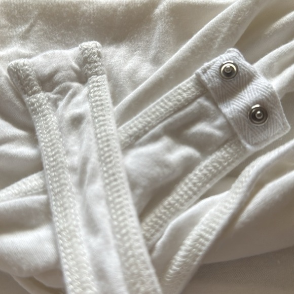 Lulus white long sleeves v cleavage bodysuit Sz L French cut - Picture 5 of 7